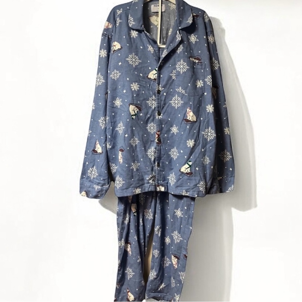 Old Navy ~ Women’s ~ 2 Piece Pajama Set ~ XL~Flannel ~Snowflakes & Polar Bears - Picture 13 of 16